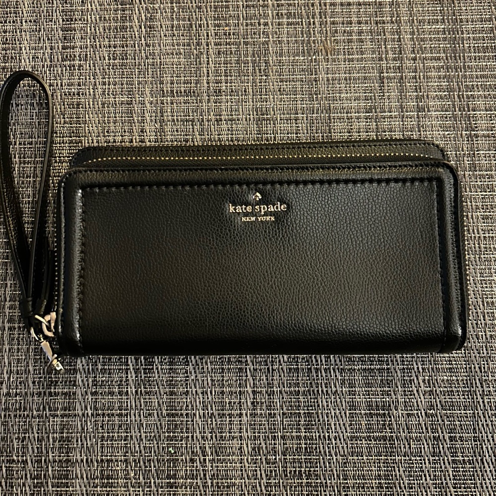 Kate Spade ♠️ Black Wristlet Wallet